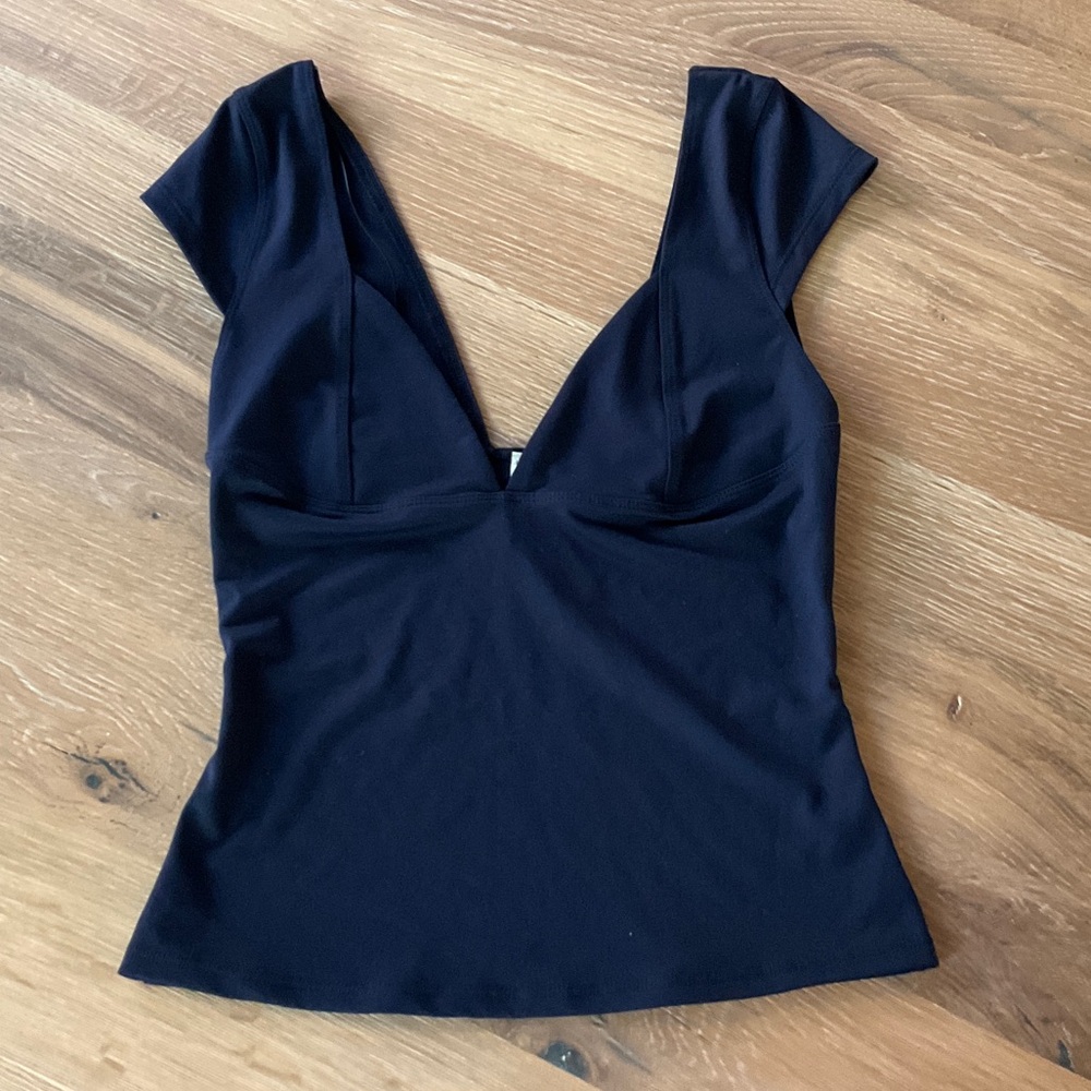 Free People V-Neck Navy Women's Top - Classic Sleeveless Style